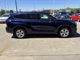 Used 2022 Toyota Highlander LE image 4