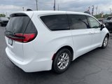 Used 2023 Chrysler Pacifica Touring-L image 3