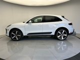 Used 2025 Porsche Macan image 2