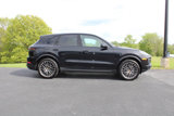 Used 2021 Porsche Cayenne image 2