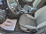 Used 2013 Ford Focus SE w/ SE Winter Pkg image 2