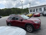 Used 2021 Toyota RAV4 XLE Premium image 3