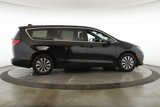 Used 2025 Chrysler Pacifica Select image 6