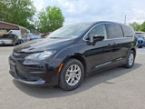 Used 2022 Chrysler Voyager LX image 3