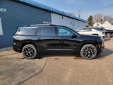 New 2025 Chevrolet Traverse High Country image 2
