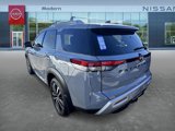 New 2025 Nissan Pathfinder Platinum w/ Black Appearance Package image 4