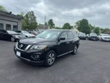 Used 2017 Nissan Pathfinder SV image 2