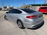 Used 2017 Ford Fusion SE w/ Fusion SE Technology Package image 4