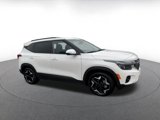 Used 2025 Kia Seltos S image 2