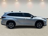 Used 2024 Toyota Highlander XLE image 4