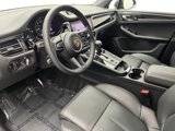 Certified 2025 Porsche Macan image 4