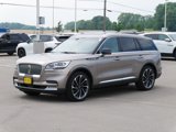Used 2020 Lincoln Aviator Reserve w/ Equipment Group 202A image 3