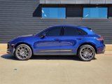 Certified 2024 Porsche Macan image 2