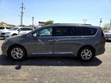 Used 2022 Chrysler Pacifica Limited image 4