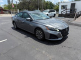 Used 2023 Nissan Altima 2.5 SV image 4