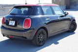 Used 2018 MINI Cooper 4-Door Hardtop image 5