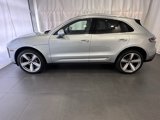 Used 2024 Porsche Macan image 2