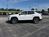 New 2026 Chevrolet Equinox LT image 2
