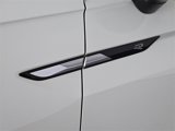 Certified 2022 Volkswagen Tiguan SE R-Line image 5
