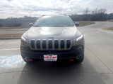 Used 2017 Jeep Cherokee Trailhawk image 3