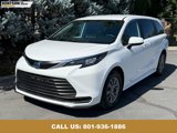 Used 2025 Toyota Sienna LE image 3