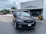 New 2026 Chrysler Pacifica Select image 3