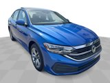 Certified 2024 Volkswagen Jetta SE w/ Panoramic Sunroof Package image 2