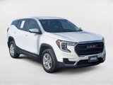 Used 2024 GMC Terrain SLE image 3