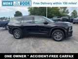 Used 2025 Chevrolet Traverse LT image 2
