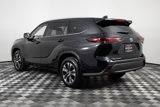 Used 2024 Toyota Highlander XLE image 4