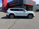 Used 2024 Volkswagen Atlas SE image 2