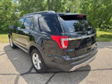 Used 2017 Ford Explorer XLT image 3