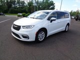 Certified 2023 Chrysler Pacifica Touring-L image 4