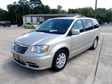 Used 2014 Chrysler Town & Country Touring image 2