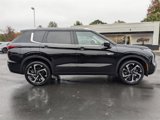 New 2025 Mitsubishi Outlander SEL image 2