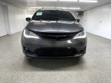 Used 2019 Chrysler Pacifica Limited w/ Advanced Safetytec Group image 3