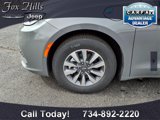 New 2025 Chrysler Pacifica Select image 5