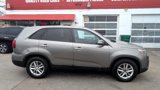 Used 2014 Kia Sorento LX image 4