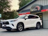 Used 2021 Toyota Highlander XLE image 3