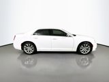 Used 2021 Chrysler 300 Touring w/ Chrome Appearance Package image 4