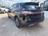 Used 2021 Lincoln Nautilus AWD image 2