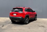 Used 2019 Jeep Cherokee Trailhawk image 2