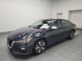 Used 2022 Nissan Altima 2.5 SV image 2