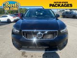 Used 2022 Volvo XC40 T4 Momentum image 2