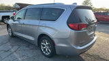 Used 2019 Chrysler Pacifica Limited image 6