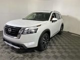 New 2025 Nissan Pathfinder Platinum image 3