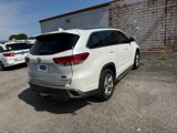 Used 2017 Toyota Highlander Limited image 2
