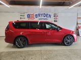 New 2026 Chrysler Pacifica Select image 2