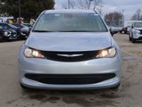 Used 2023 Chrysler Voyager LX image 3