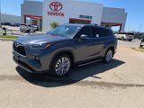 New 2025 Toyota Highlander Platinum image 2